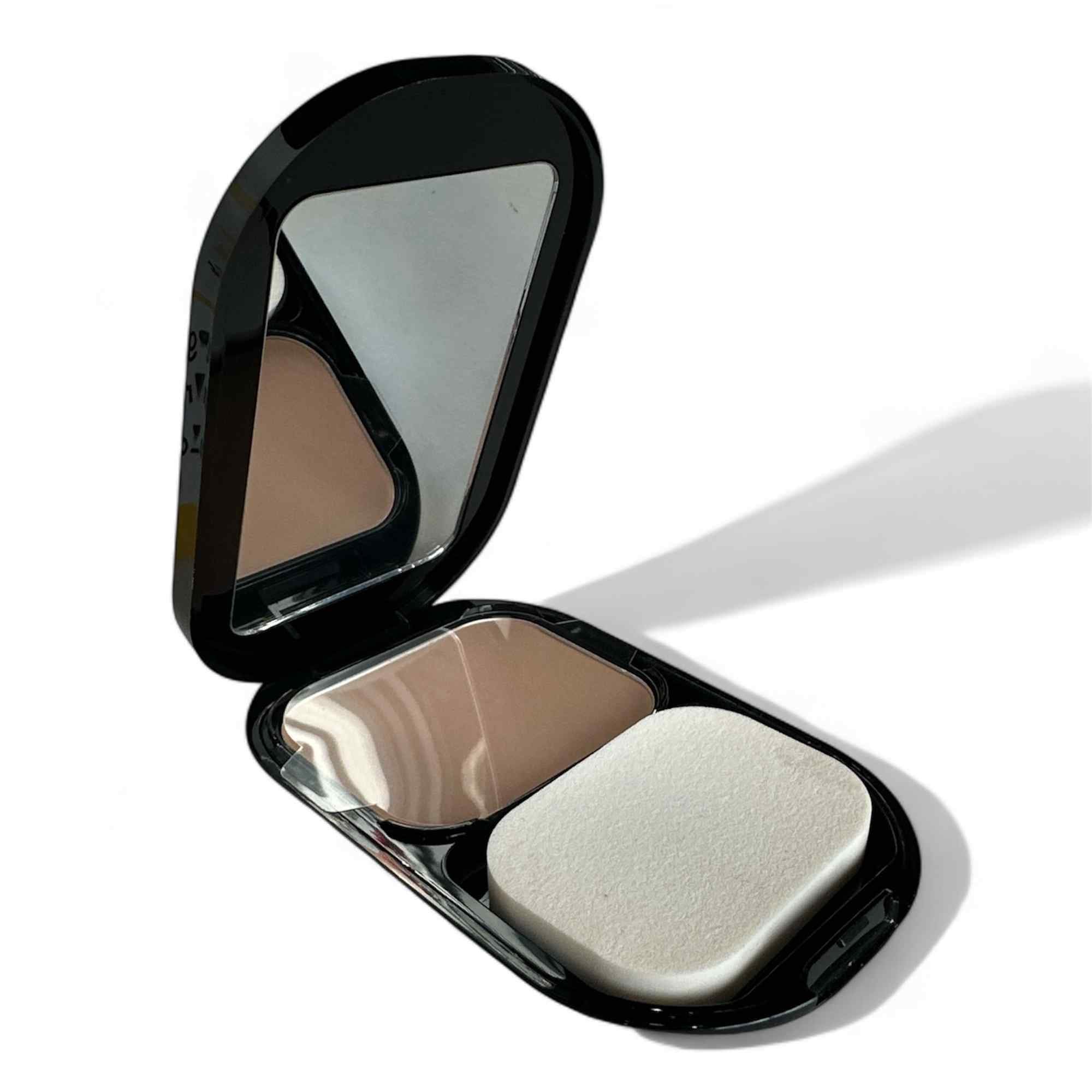Max Factor Facefinity Compact Foundation - Give Us Beauty
