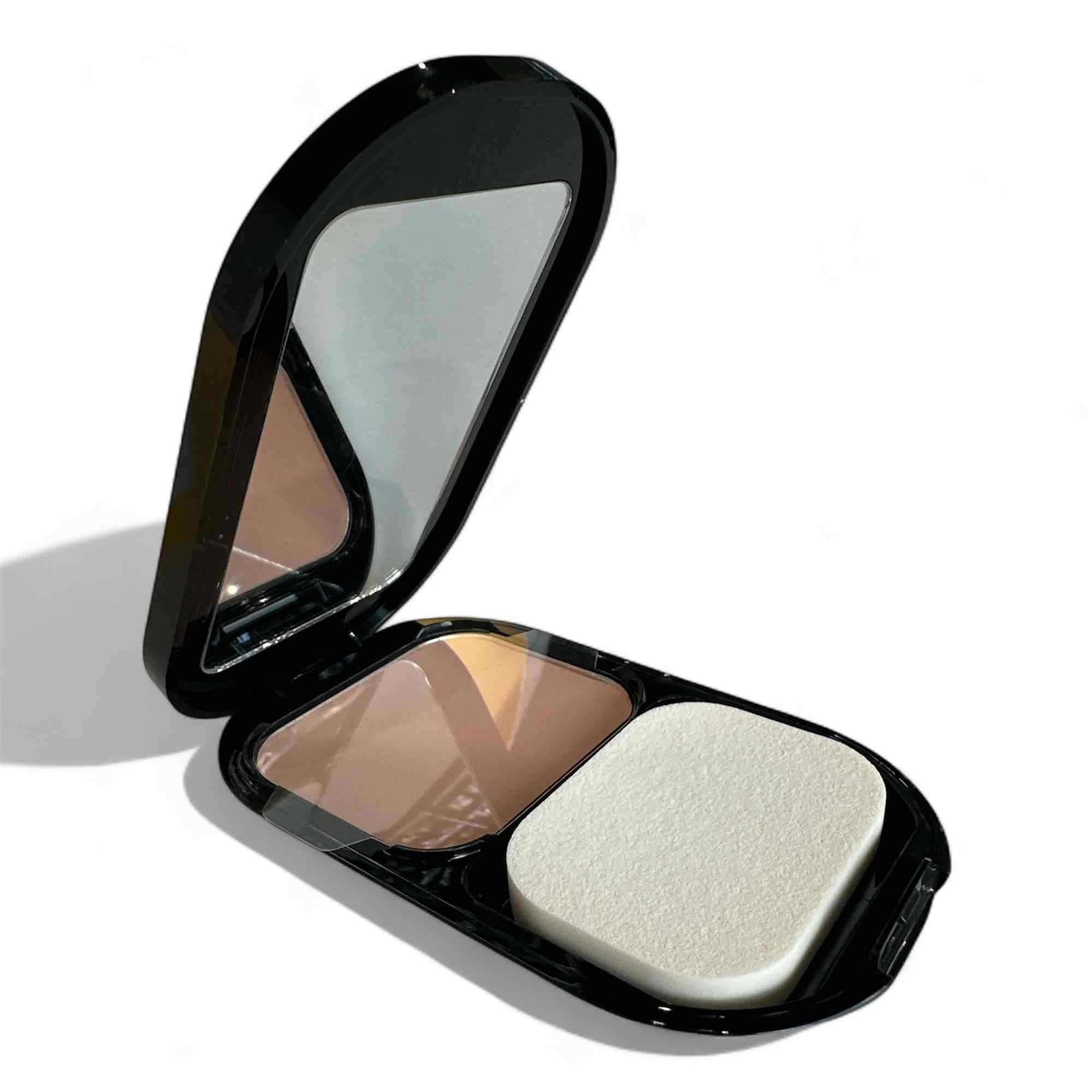 Max Factor Facefinity Compact Foundation - Give Us Beauty