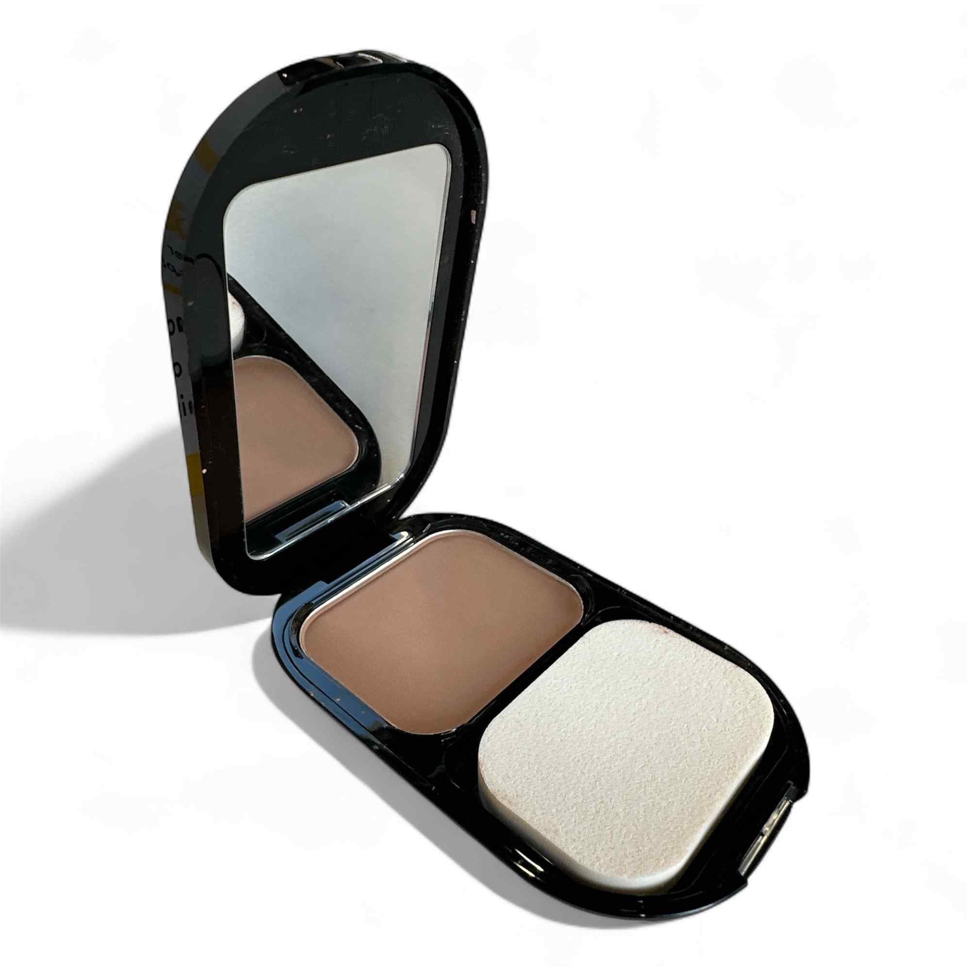 Max Factor Facefinity Compact Foundation - Give Us Beauty